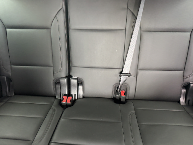 Used 2022 Chevrolet Suburban High Country RWD image 20