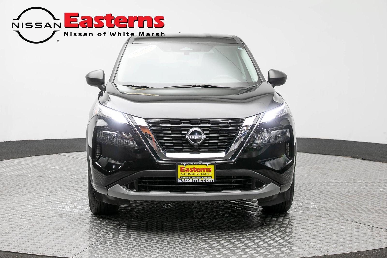 Used 2023 Nissan Rogue S FWD image 2