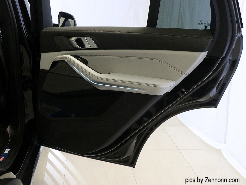 Used 2025 BMW X5 xDrive50e image 34