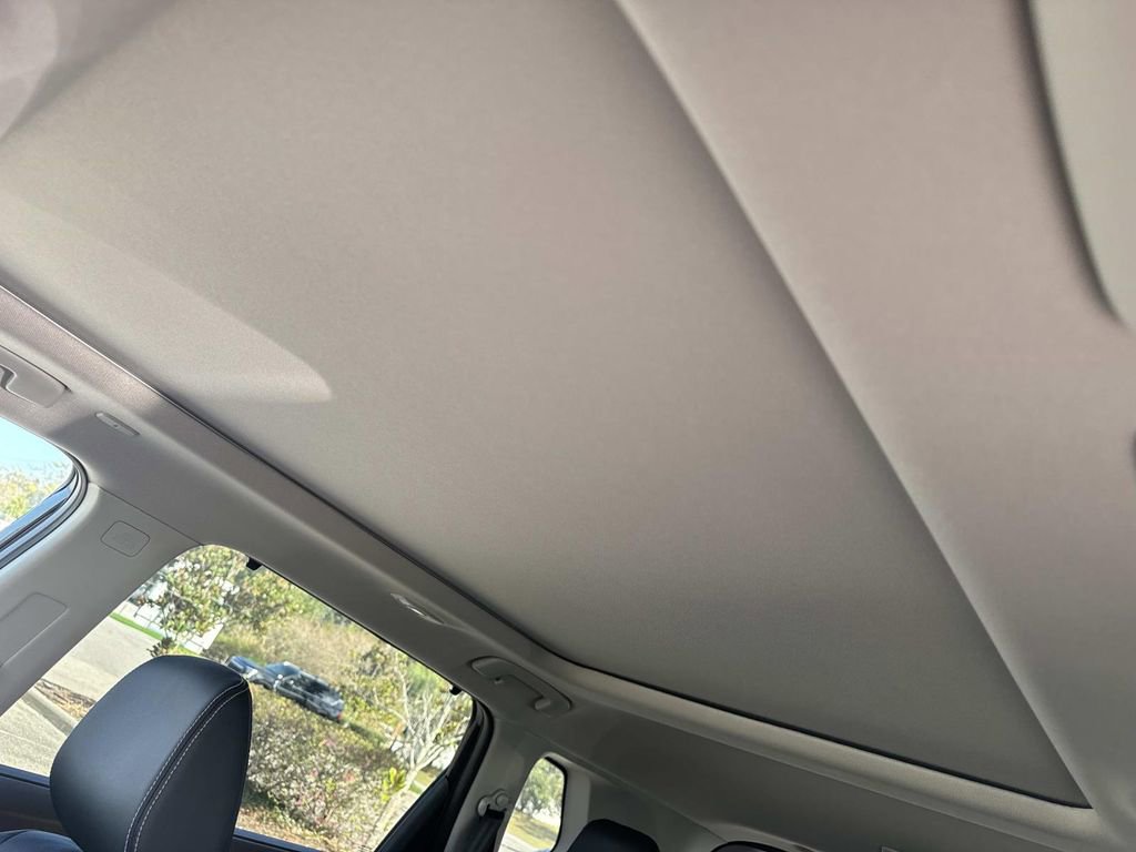 Certified 2023 Nissan Rogue SL w/ SL Premium Package image 36