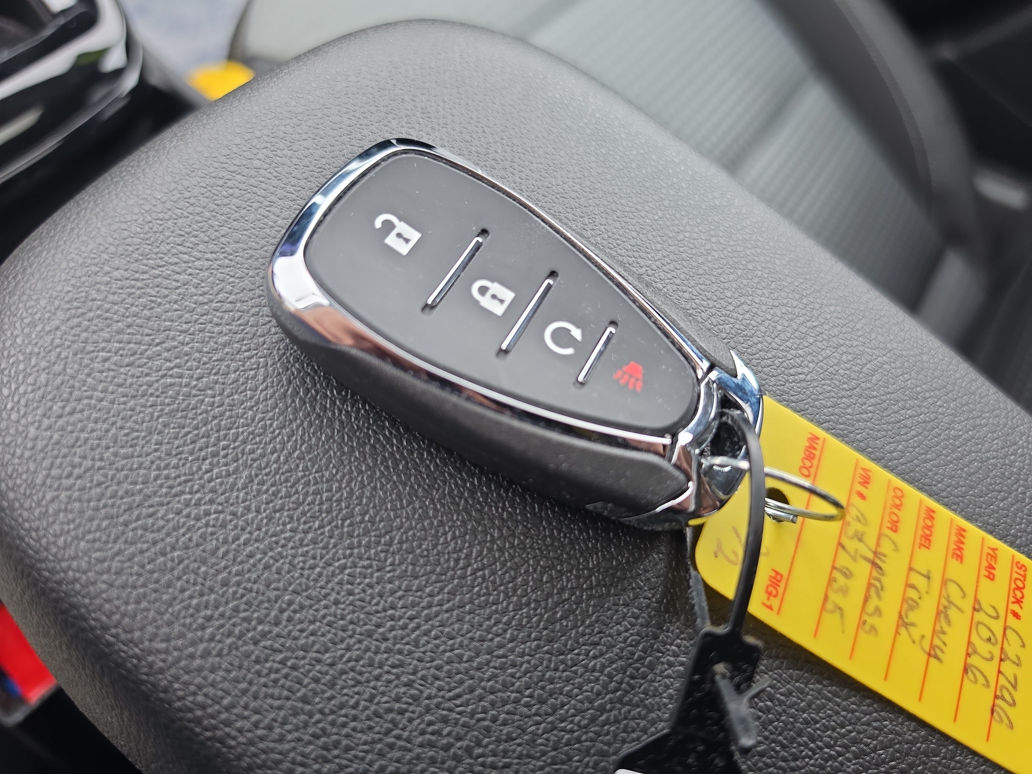 Used 2026 Chevrolet Trax LT w/ Sunroof Package FWD image 32