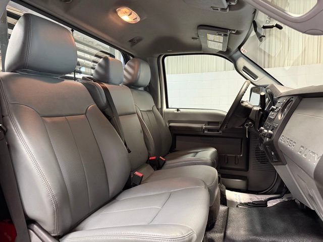Used 2015 Ford F550 4x4 Regular Cab Super Duty image 15