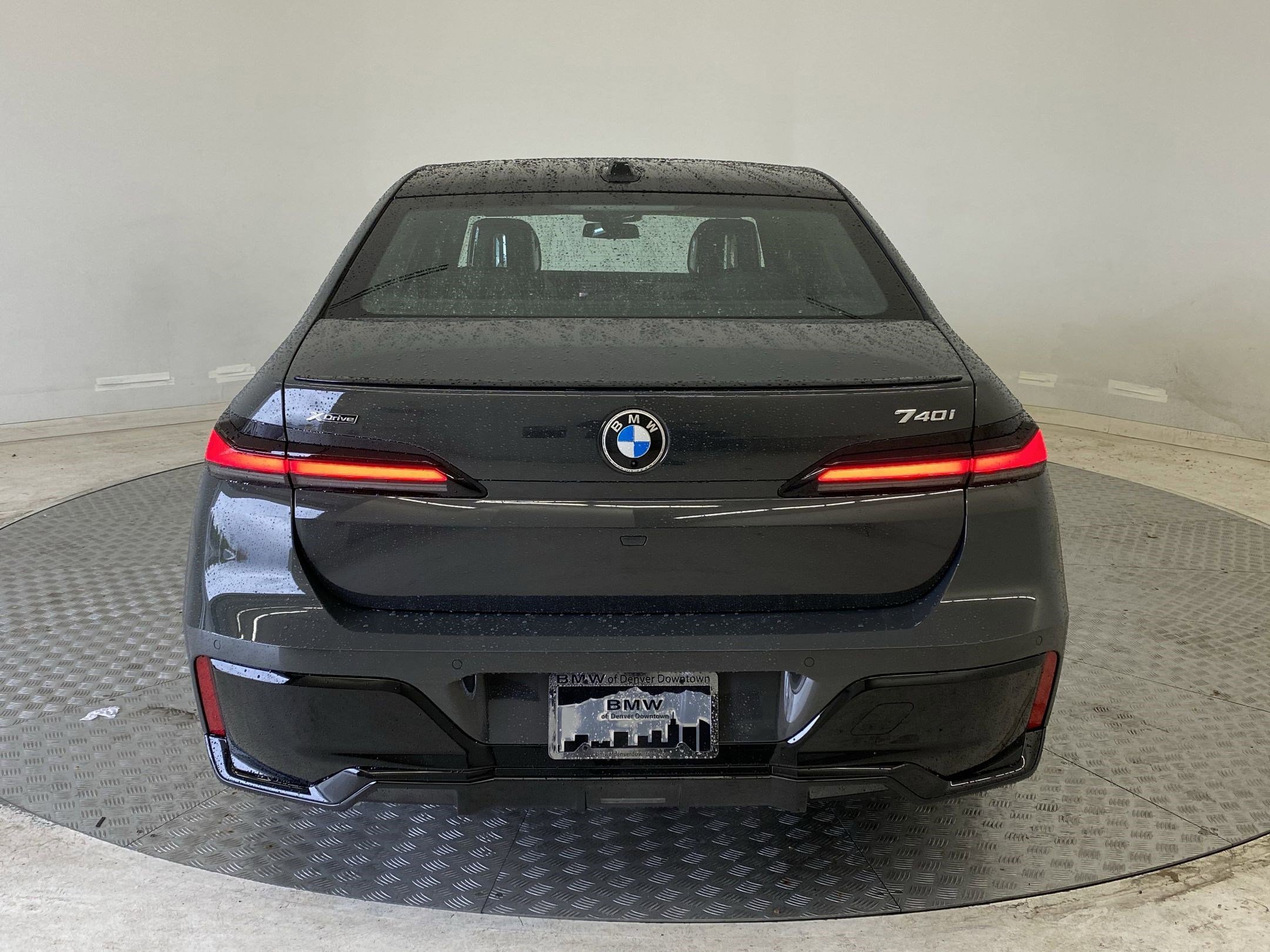 Used 2025 BMW 740i xDrive image 9