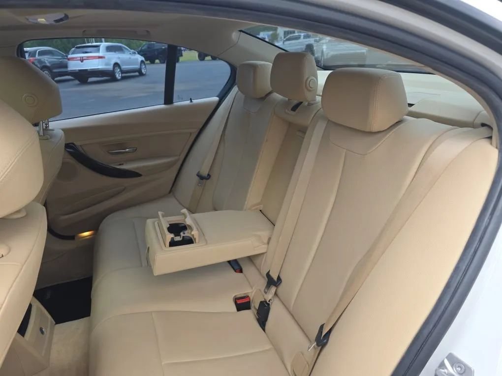 Used 2015 BMW 328i Sedan RWD image 38