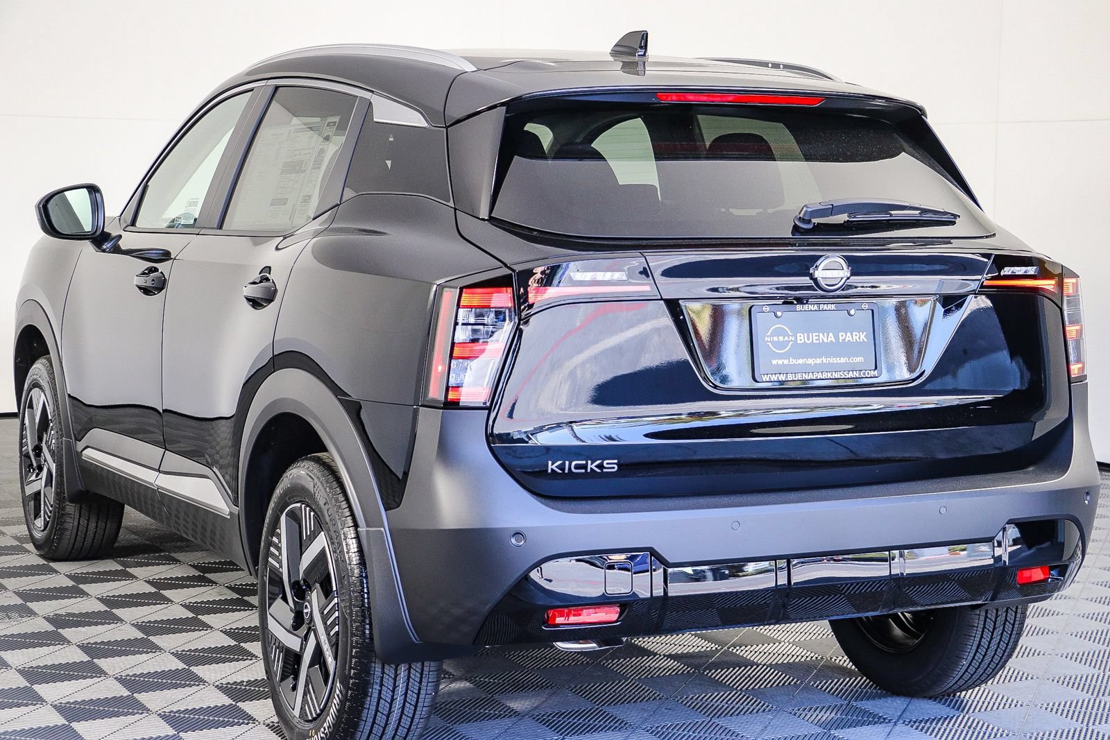 New 2026 Nissan Kicks SV w/ SV Premium Package FWD image 6