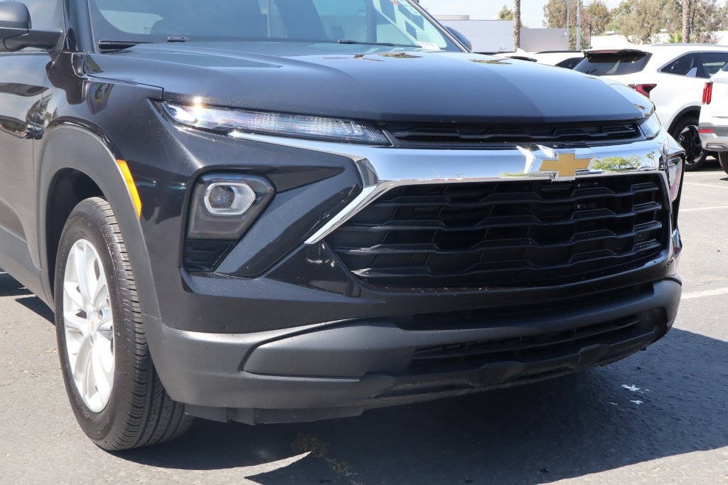 Used 2025 Chevrolet TrailBlazer LS w/ LS Convenience Package FWD image 9