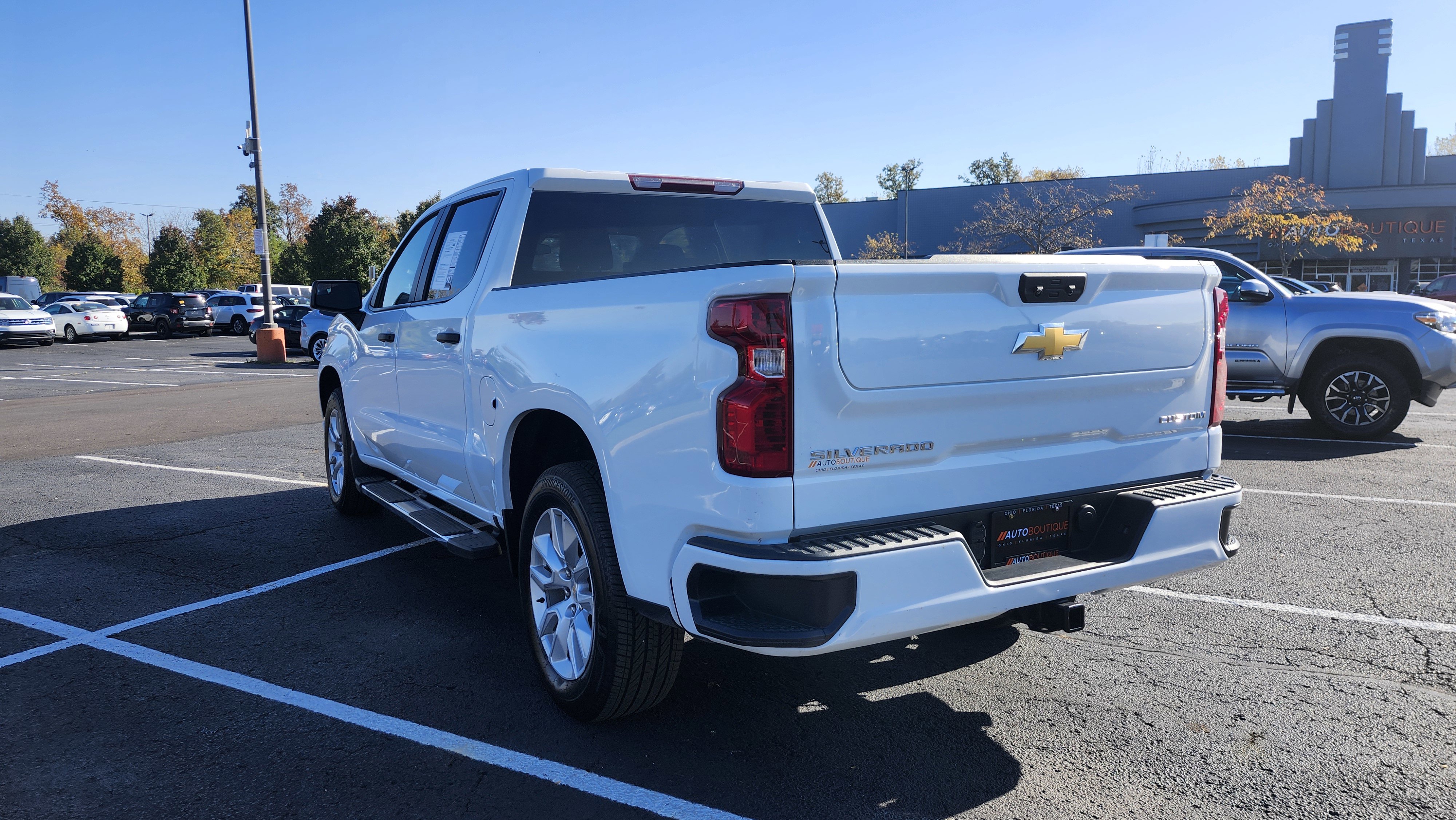 Used 2025 Chevrolet Silverado 1500 Custom image 10