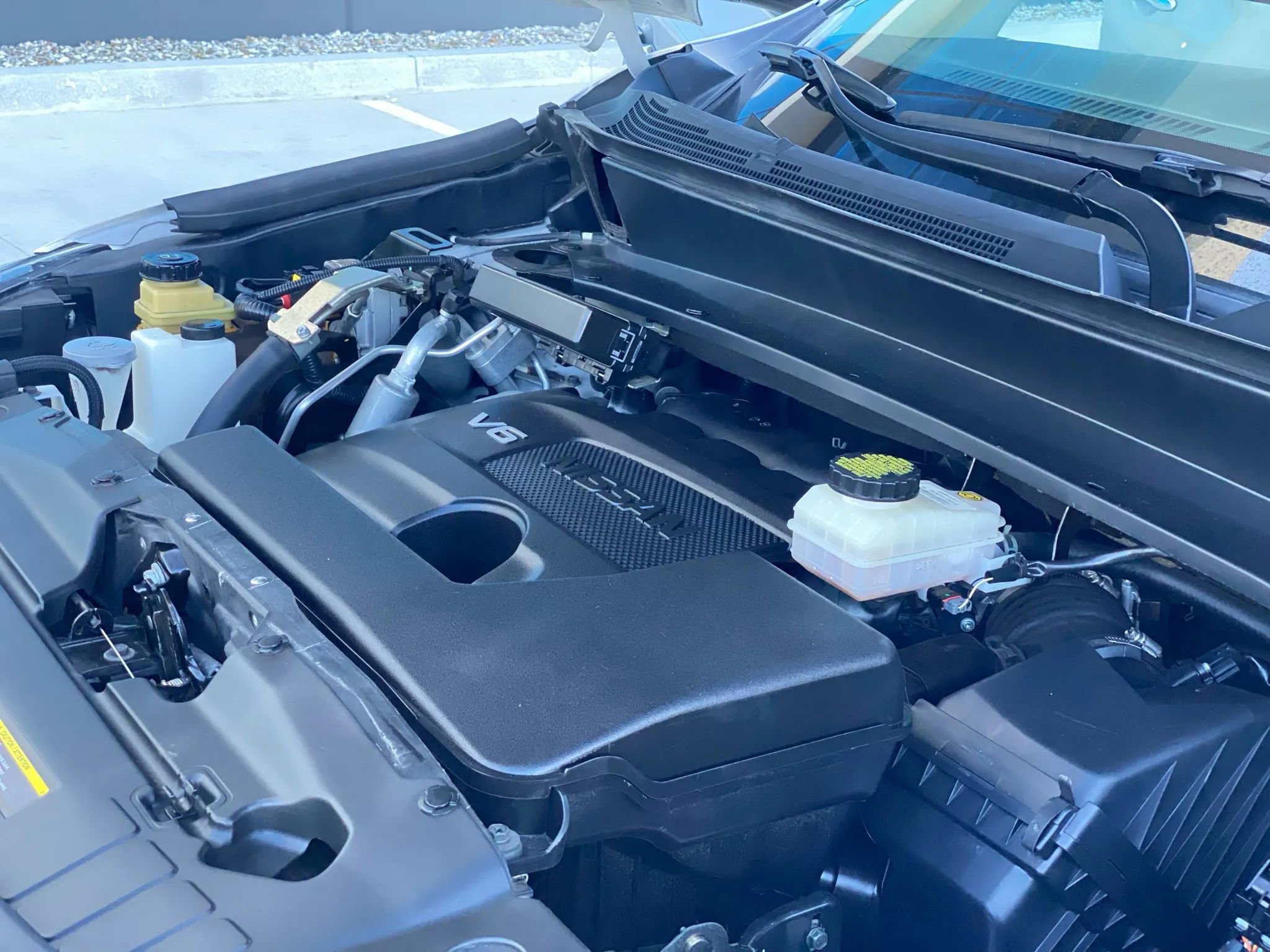 Used 2020 Nissan Pathfinder SL image 2