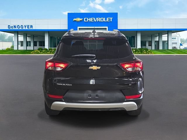 Used 2023 Chevrolet TrailBlazer LT w/ Convenience Package FWD image 10