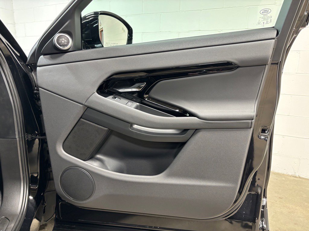 New 2026 Land Rover Range Rover Evoque S image 32