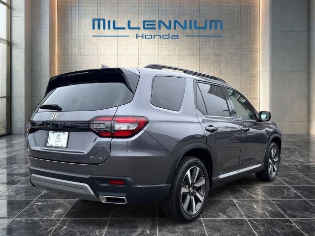 Used 2024 Honda Pilot Elite image 5