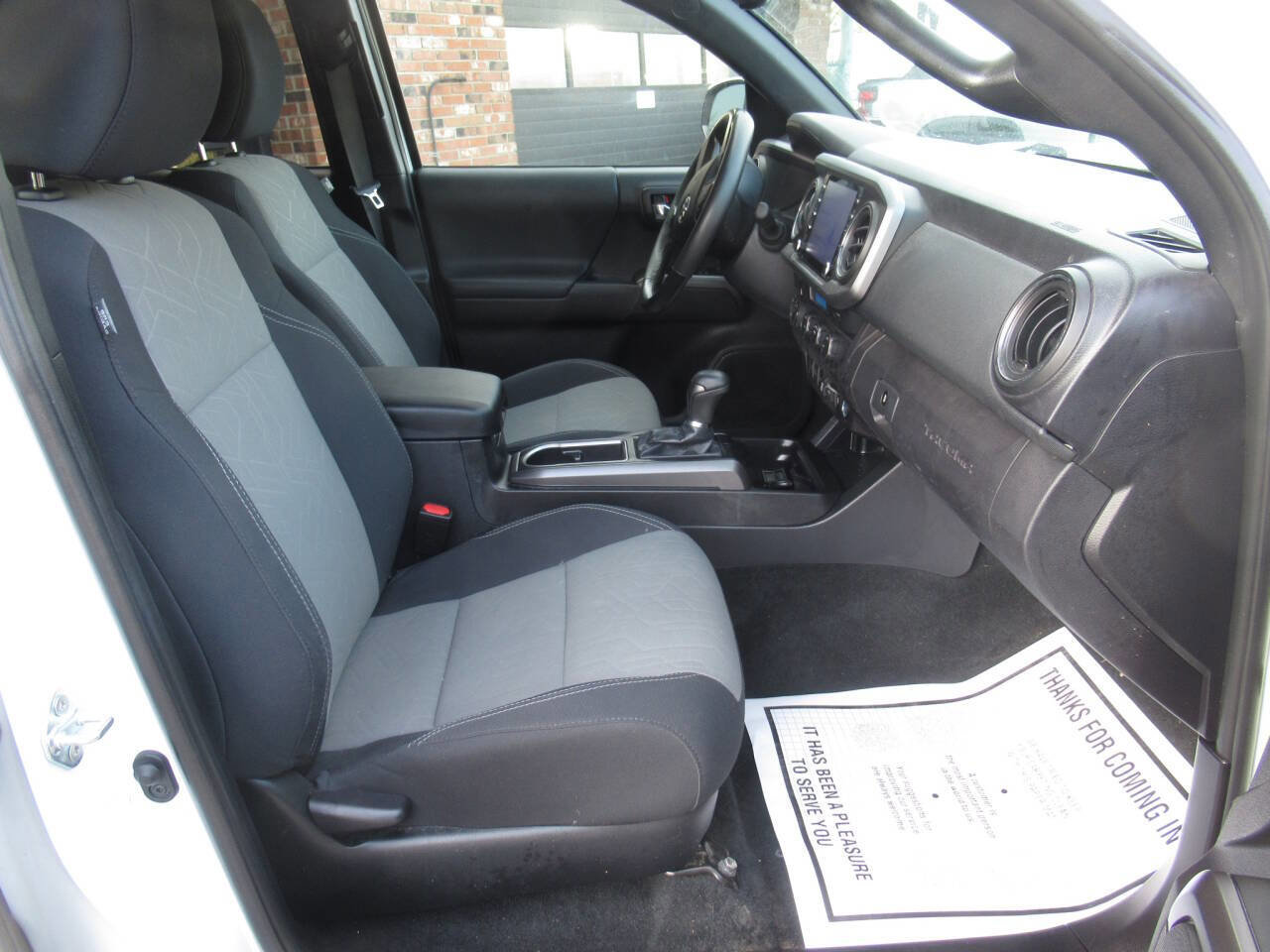 Used 2021 Toyota Tacoma TRD Sport w/ Technology Package AWD/4WD image 9