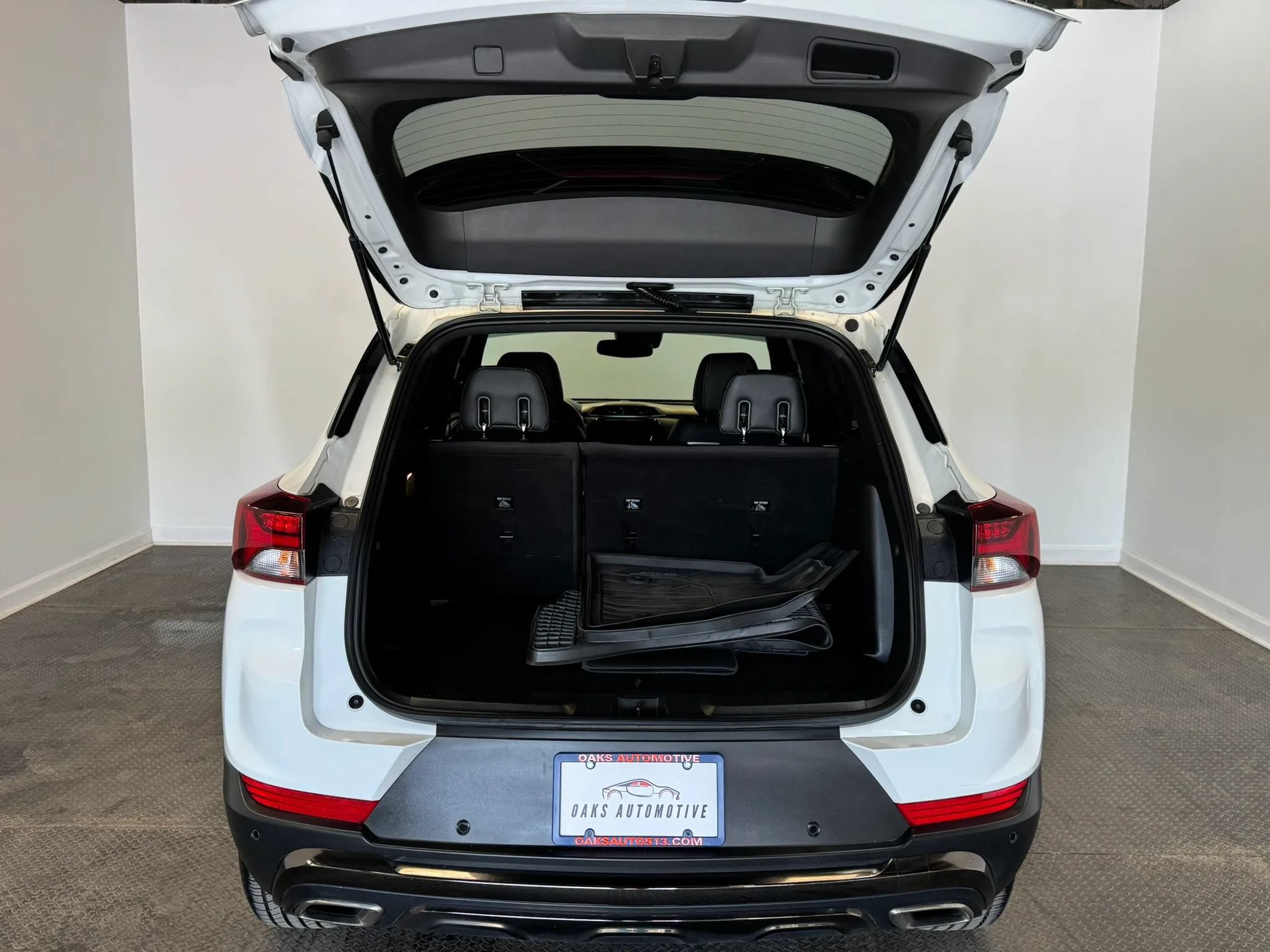 Used 2021 Chevrolet TrailBlazer ACTIV w/ Technology Package FWD image 30