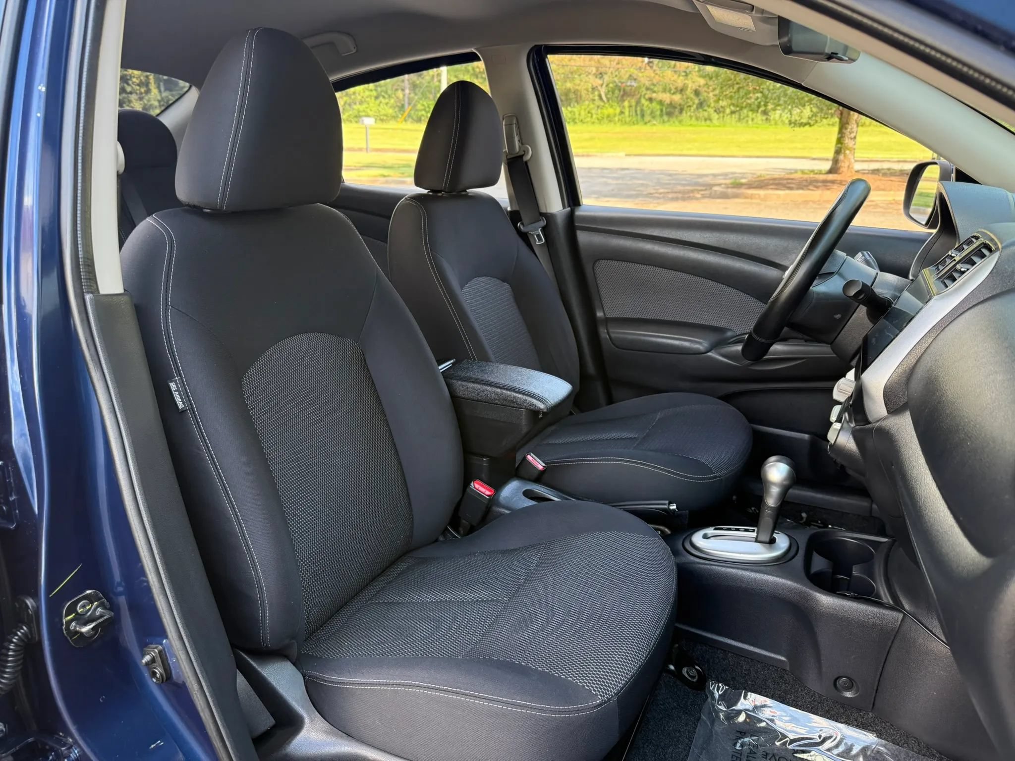 Used 2014 Nissan Versa SV w/ Convenience Package FWD image 25