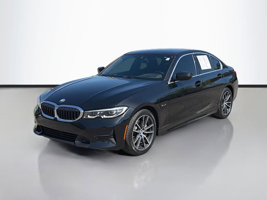 Used 2022 BMW 330e w/ Driving Assistance Package image 33
