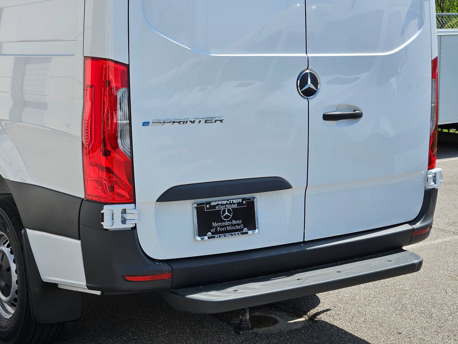 New 2025 Mercedes-Benz eSprinter 144 Cargo image 12