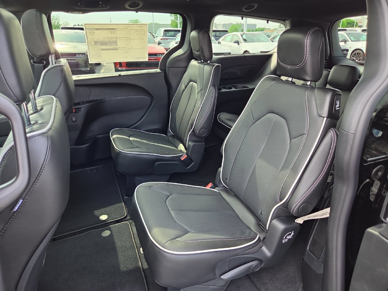 New 2027 Chrysler Pacifica Limited w/ Family Tech Group FWD image 17