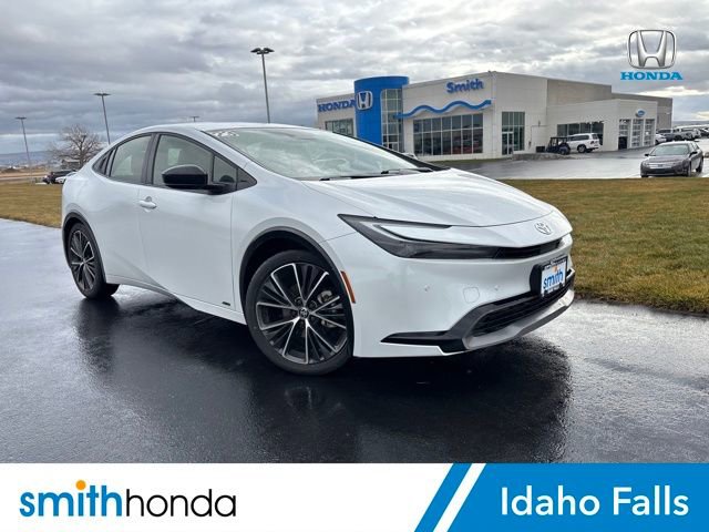 Used 2023 Toyota Prius XLE image 1