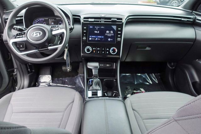 Used 2024 Hyundai Santa Cruz SE image 12