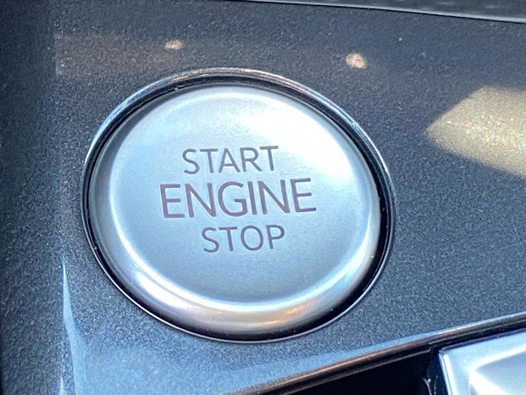 Certified 2022 Volkswagen Tiguan SE w/ Panoramic Sunroof Package image 16