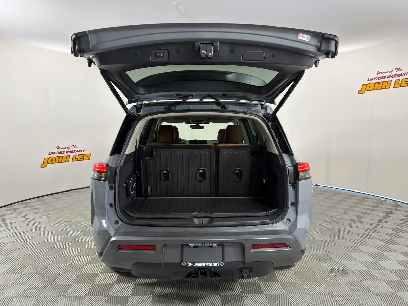 New 2026 Nissan Pathfinder Platinum AWD/4WD image 5