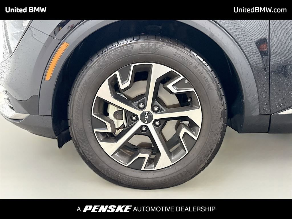 Used 2023 Kia Sportage EX image 2