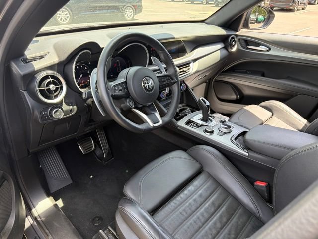 Used 2024 Alfa Romeo Stelvio Veloce AWD/4WD image 8