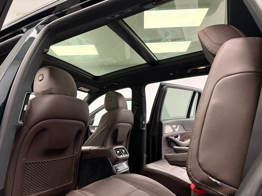 Used 2022 Mercedes-Benz GLS 450 4MATIC w/ AMG Line Exterior image 44