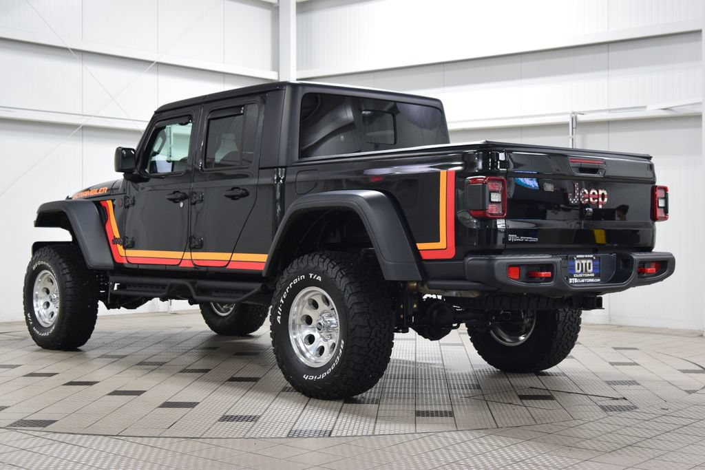Used 2025 Jeep Gladiator Rubicon AWD/4WD image 6