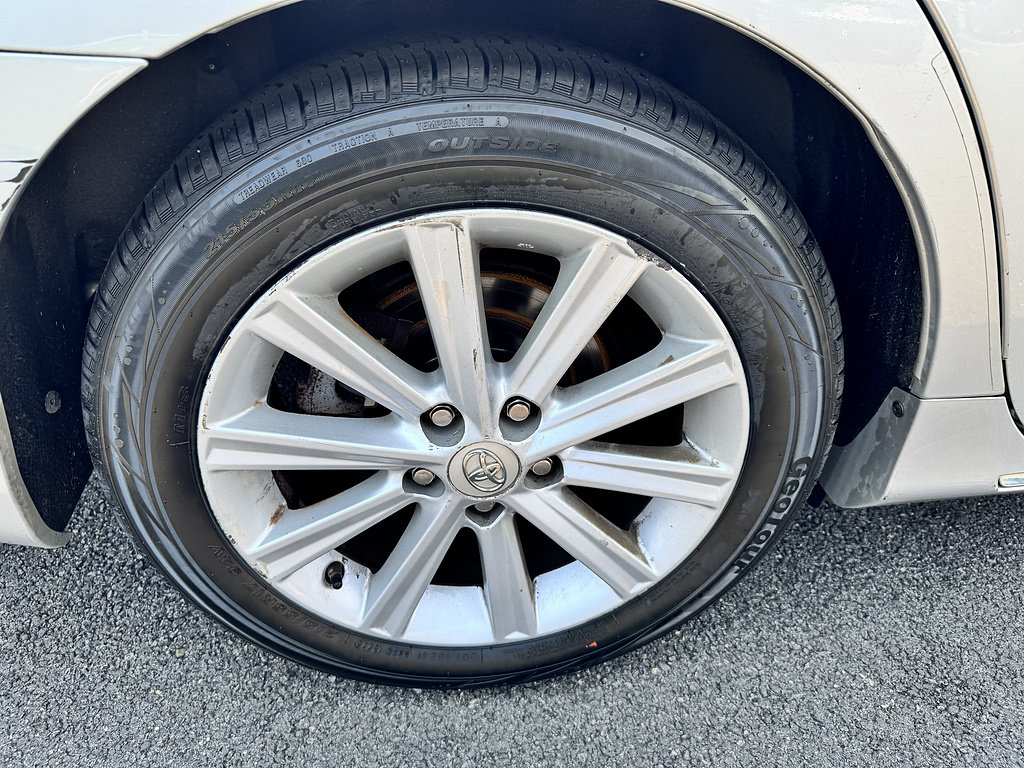 Used 2014 Toyota Camry XLE FWD image 21