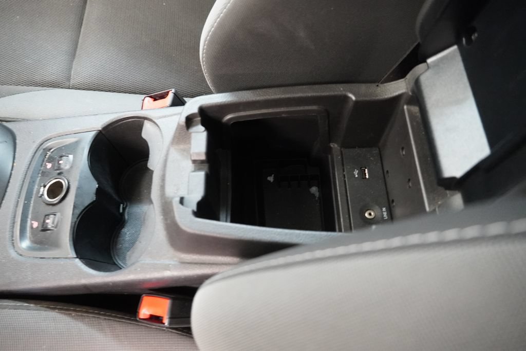 Used 2014 Ford Focus SE w/ SE Winter Package FWD image 25