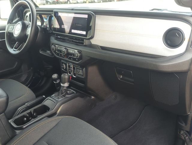 Used 2025 Jeep Wrangler Sport image 26