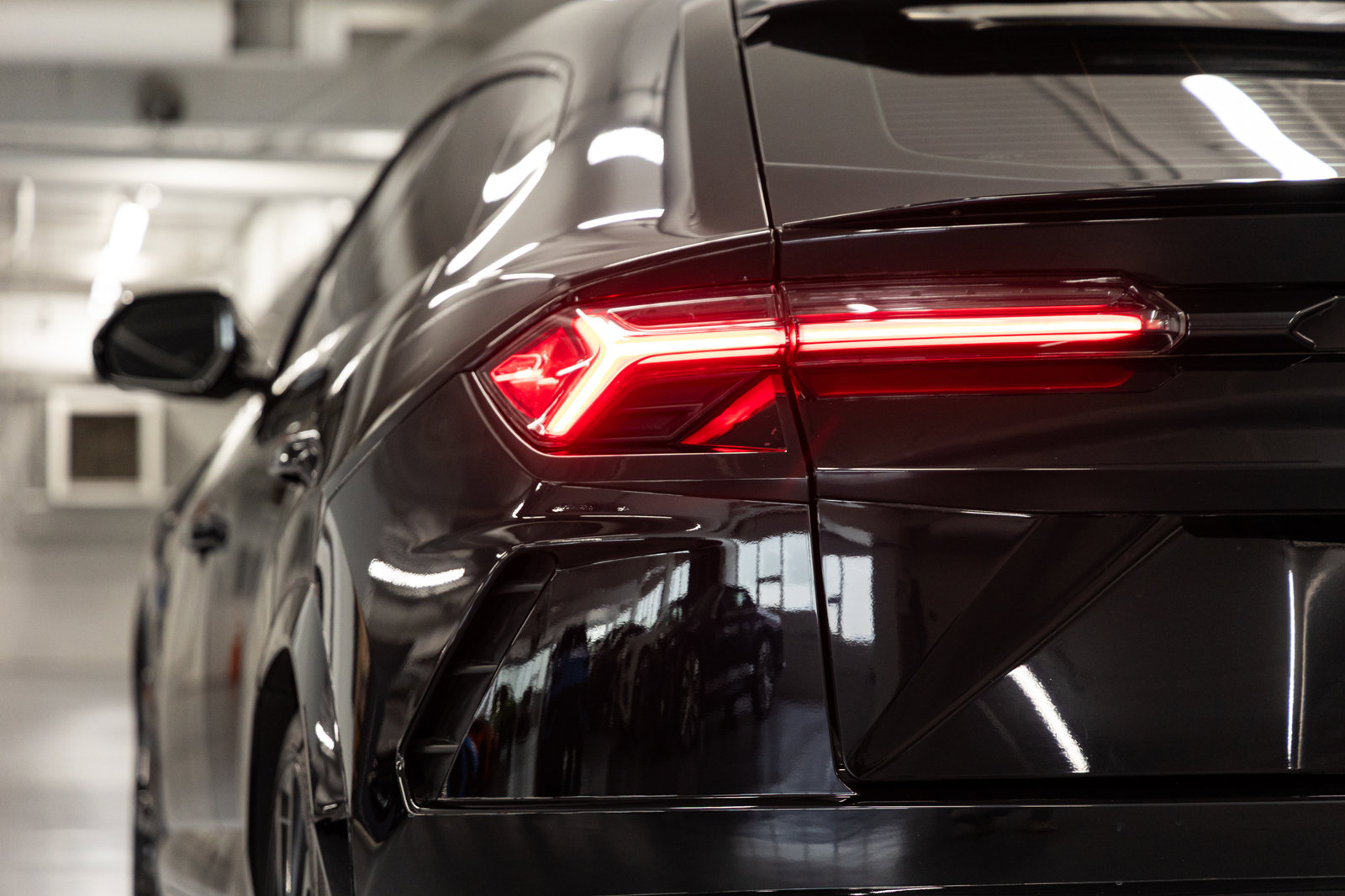 Used 2021 Lamborghini Urus AWD/4WD image 14