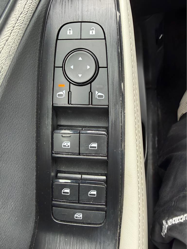 Certified 2022 Nissan Rogue SV image 16