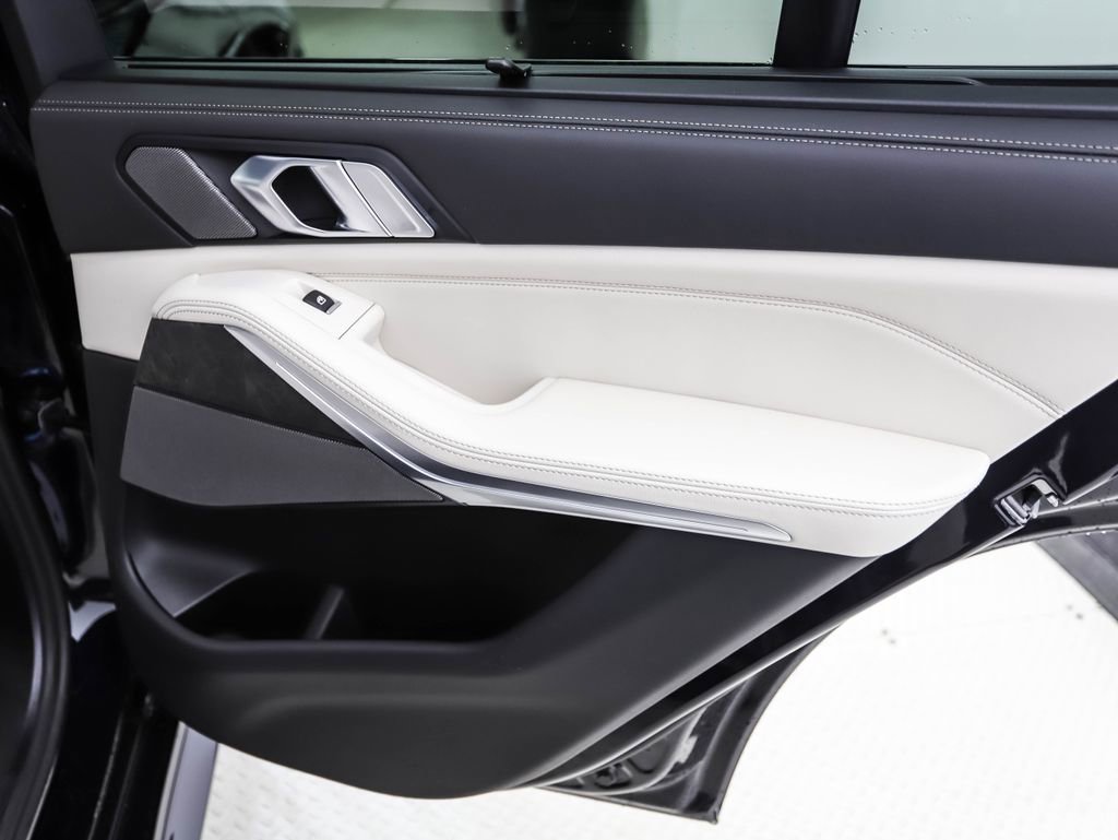 New 2026 BMW X5 xDrive40i w/ M Sport Package image 24