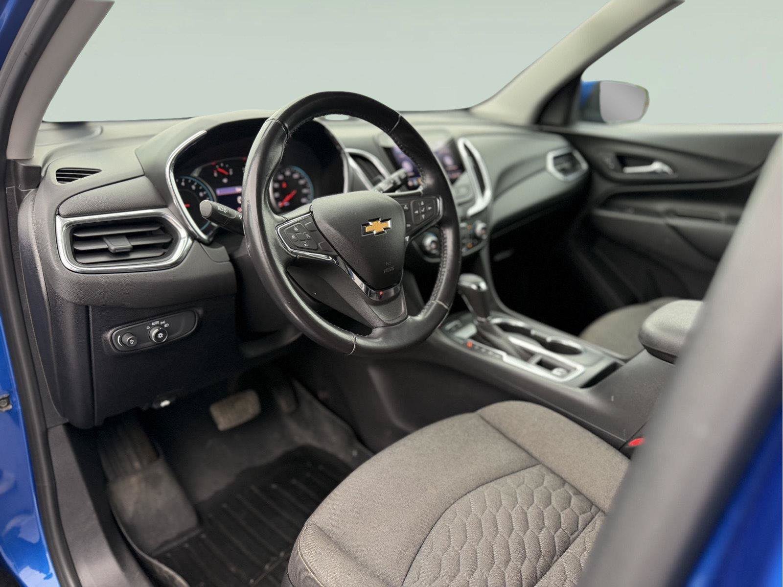 Used 2019 Chevrolet Equinox LT w/ Sun & Navigation Package AWD/4WD image 22