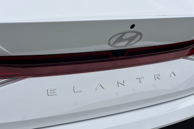 New 2026 Hyundai Elantra SE FWD image 8
