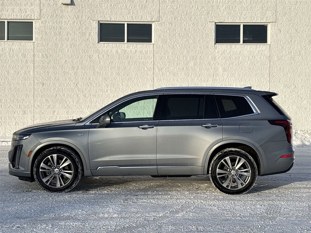 Used 2025 Cadillac XT6 Premium Luxury image 10
