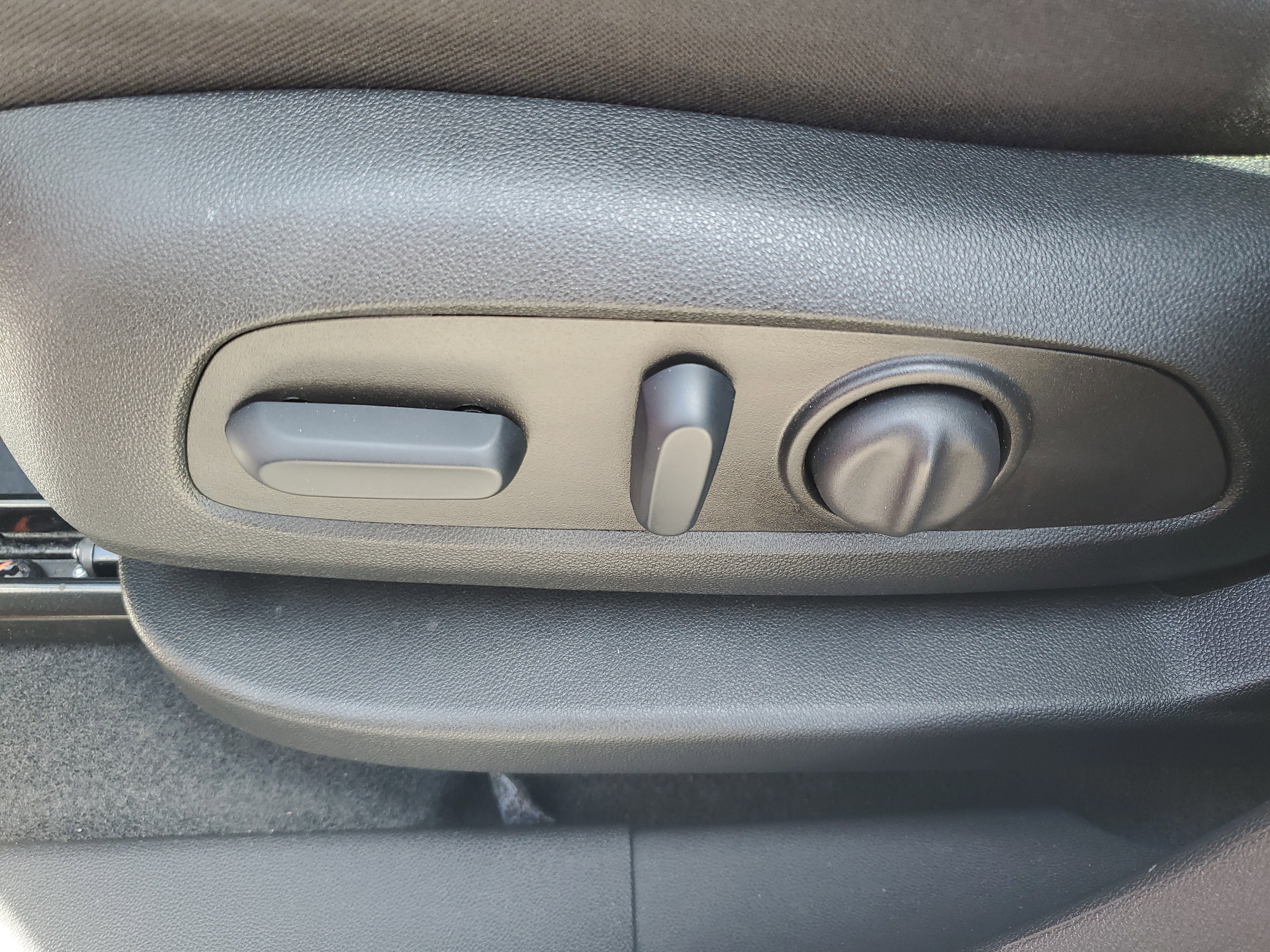 Used 2024 Chevrolet Equinox LT FWD image 15