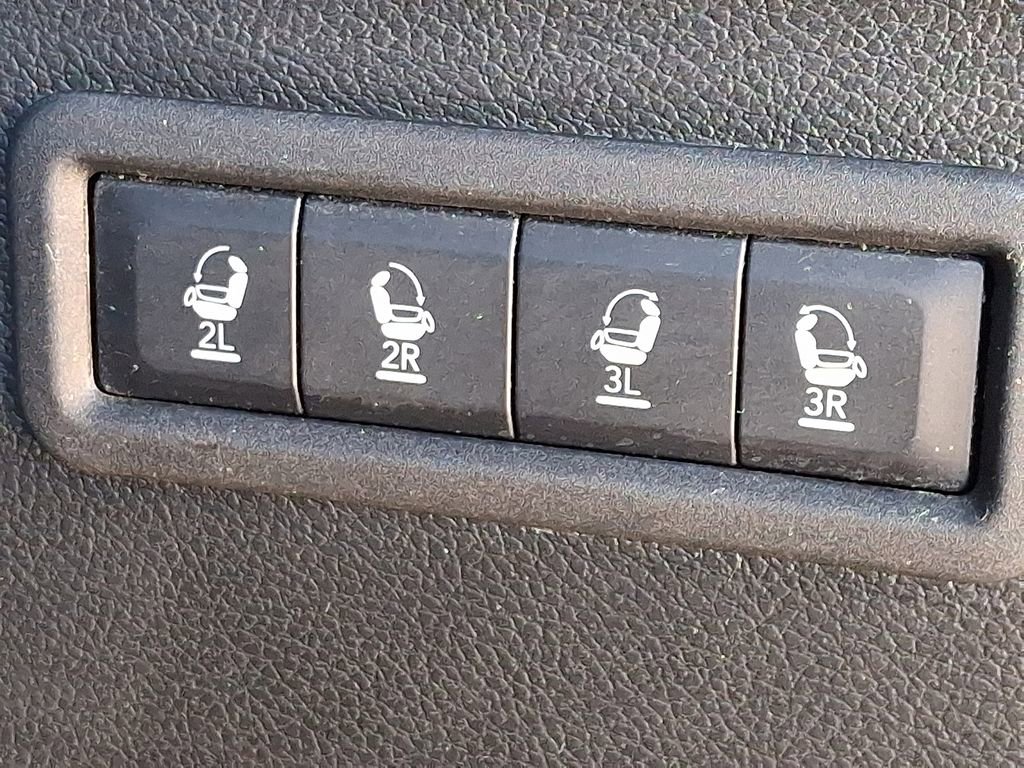 Used 2024 Jeep Wagoneer L Series III w/ Flexible Seating Group image 34