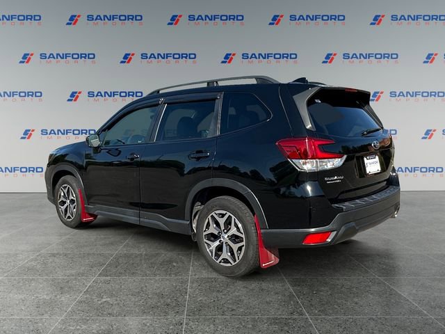 Used 2020 Subaru Forester Premium image 3