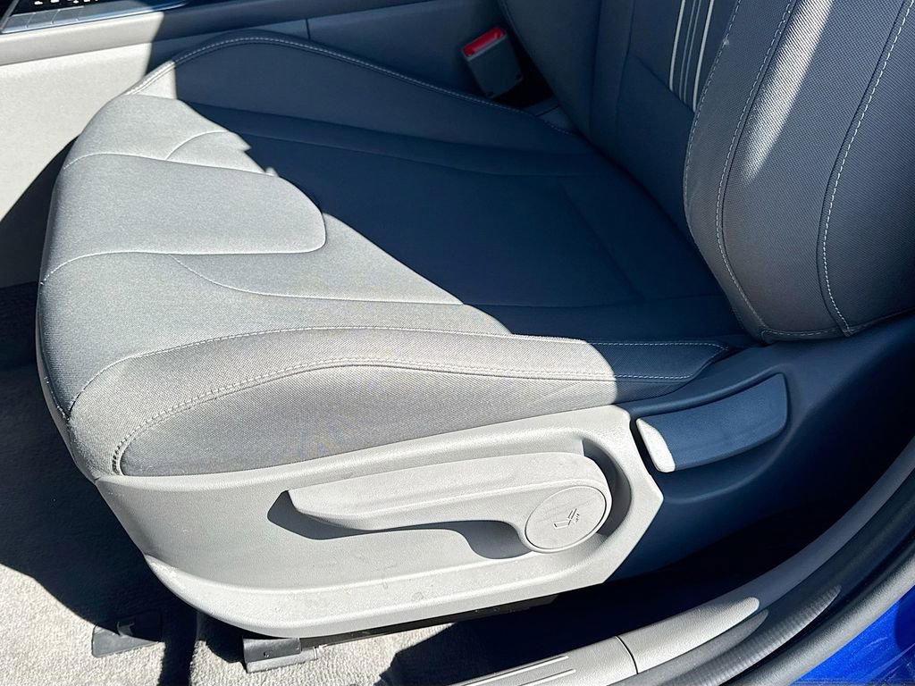 Used 2025 Hyundai Elantra Sport image 24