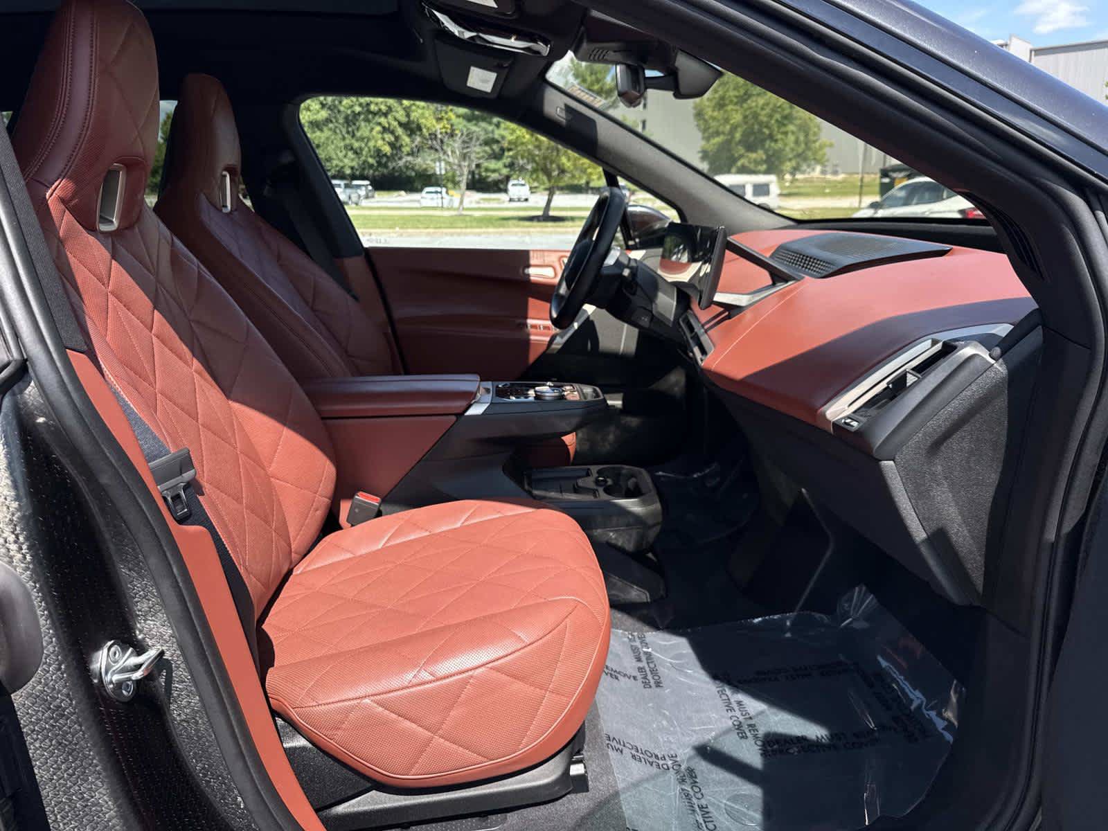Used 2024 BMW iX xDrive50 w/ Premium Package AWD/4WD image 16