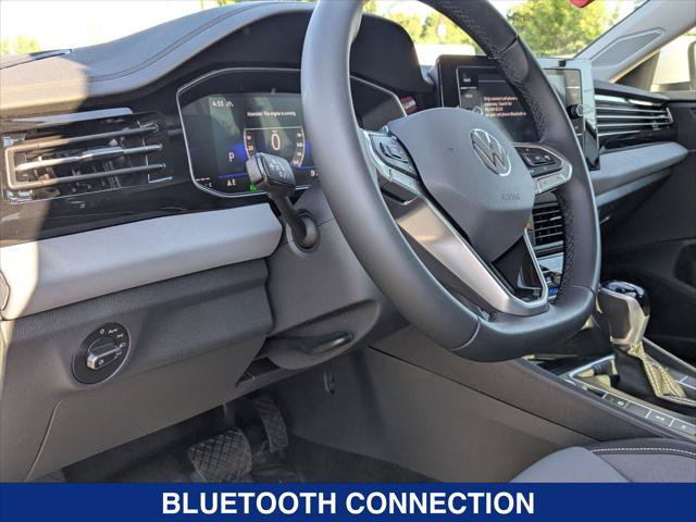 New 2025 Volkswagen Jetta SE FWD image 11