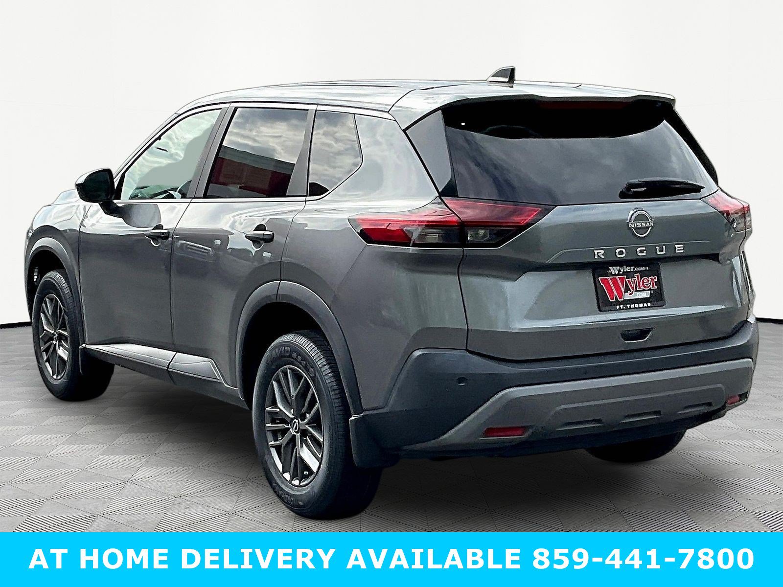 Used 2023 Nissan Rogue S FWD image 4