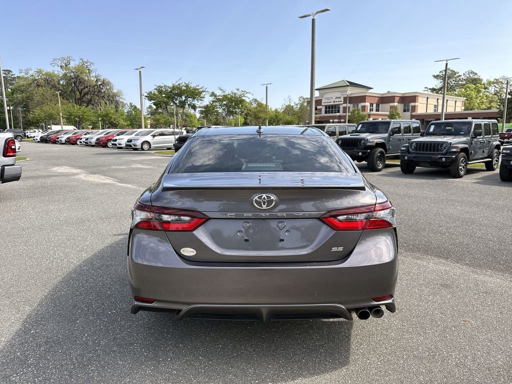 Used 2024 Toyota Camry SE w/ Convenience Package image 4