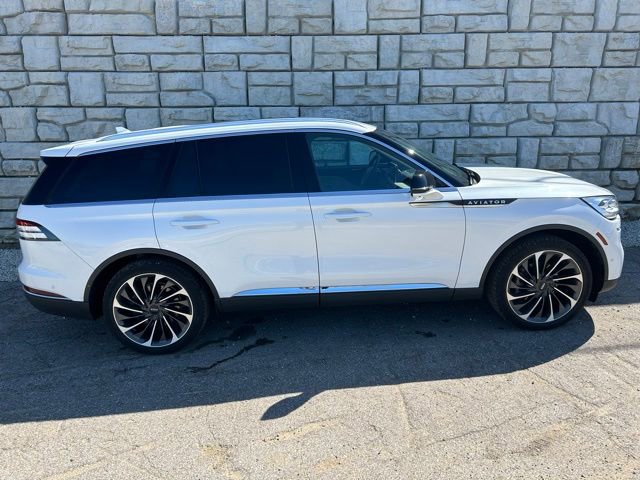 Used 2024 Lincoln Aviator Reserve w/ Equipment Group 201A image 6