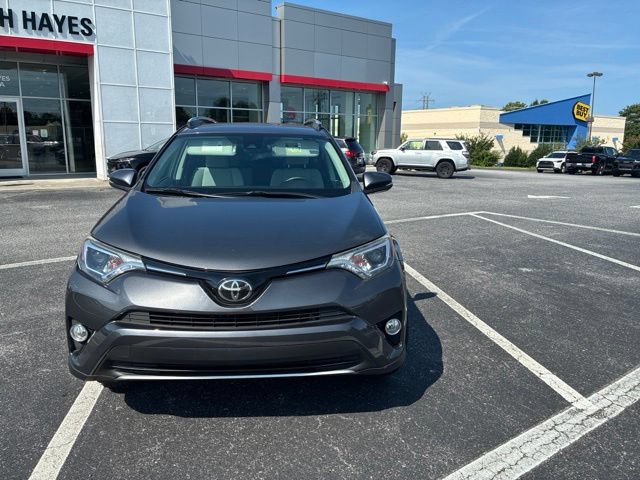 Used 2018 Toyota RAV4 XLE FWD image 1