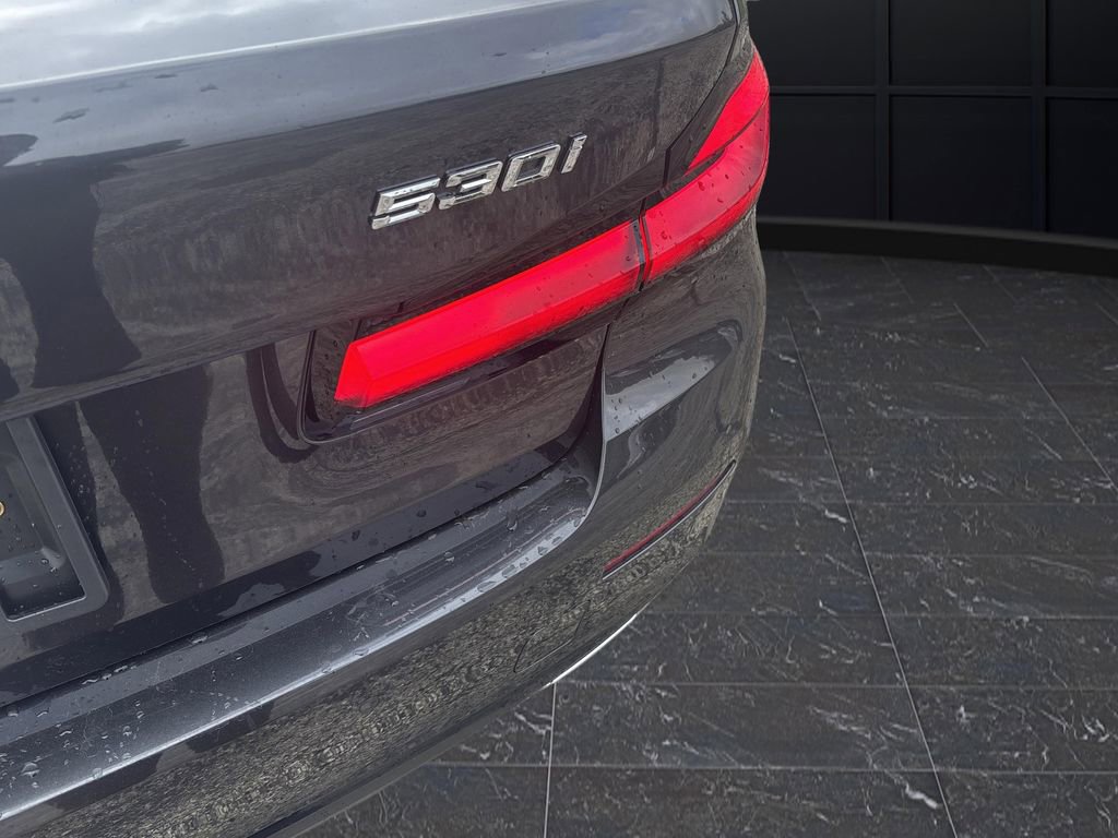 Used 2023 BMW 530i xDrive w/ Premium Package image 33