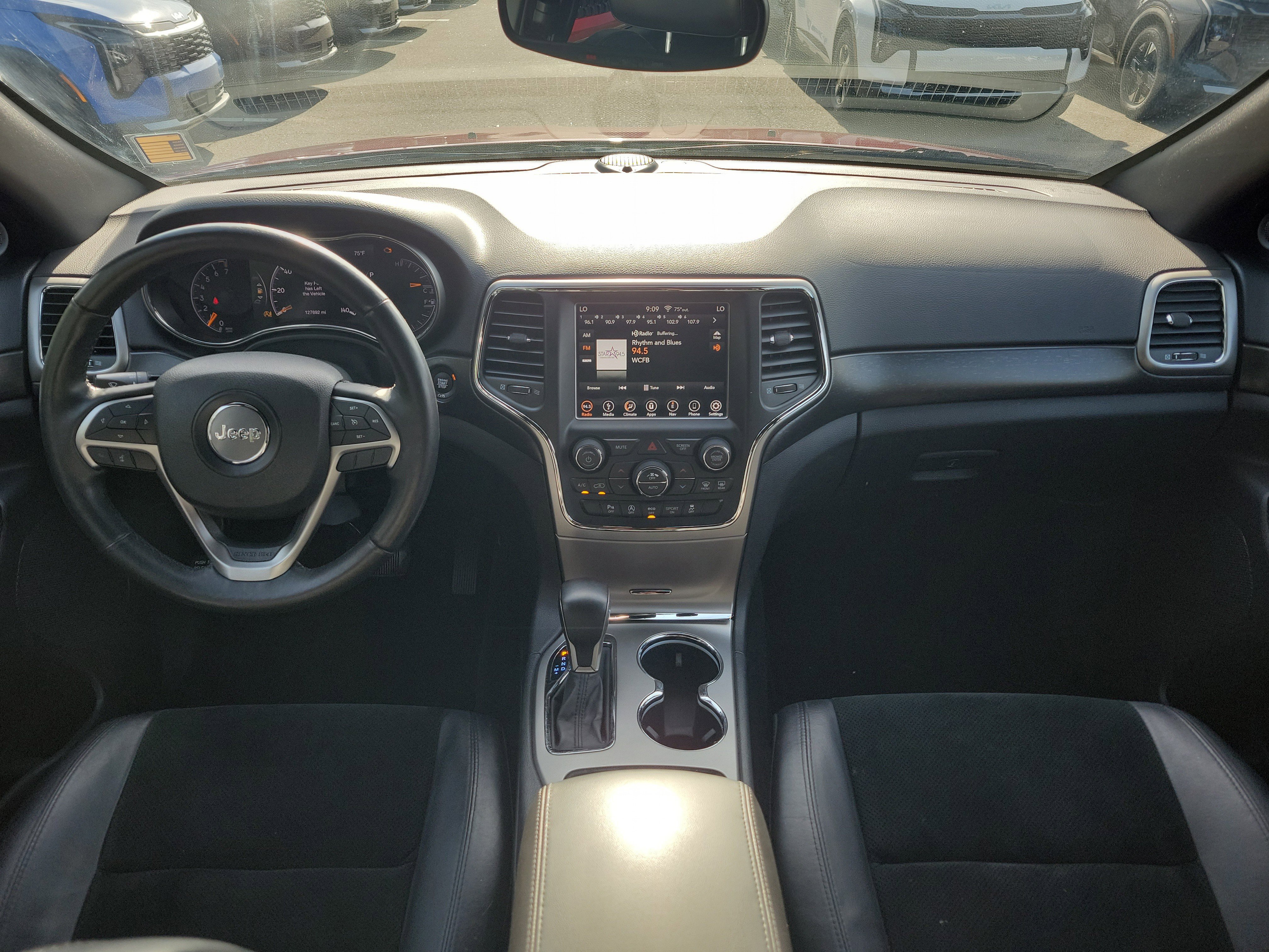 Used 2018 Jeep Grand Cherokee Altitude AWD/4WD image 16